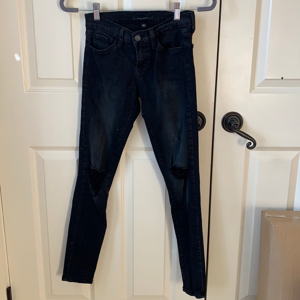 Flying Monkey black skinny jeans ripped knees W24
